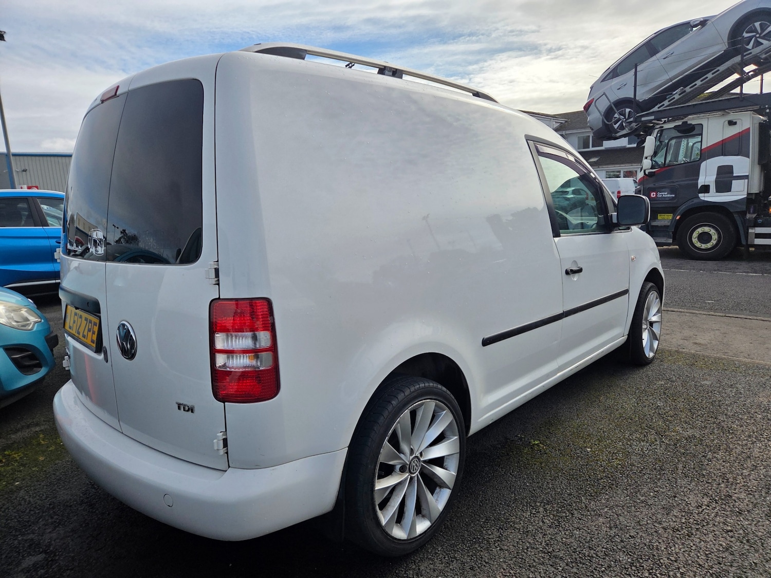 Used Volkswagen Caddy 2012 for sale - 77812940: Photo 2