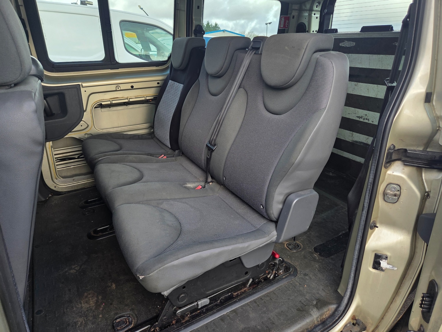 Used Peugeot Expert Tepee 2013 for sale - 76437195: Photo 2