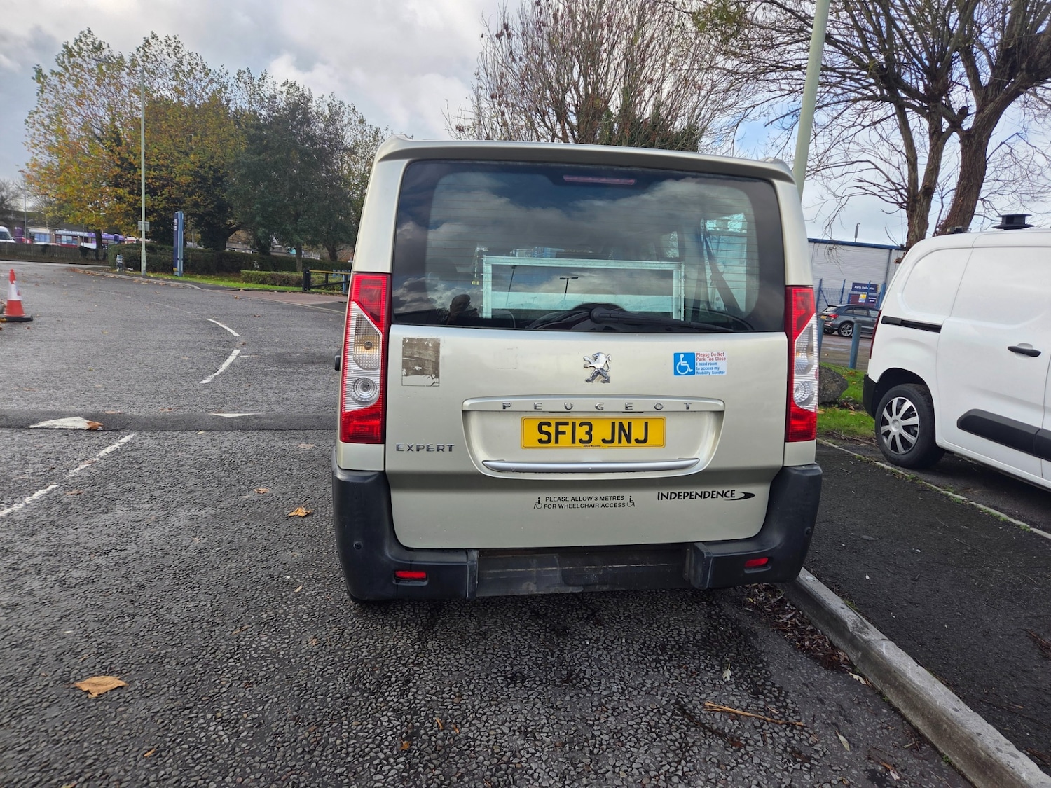 Used Peugeot Expert Tepee 2013 for sale - 76437195: Photo 9