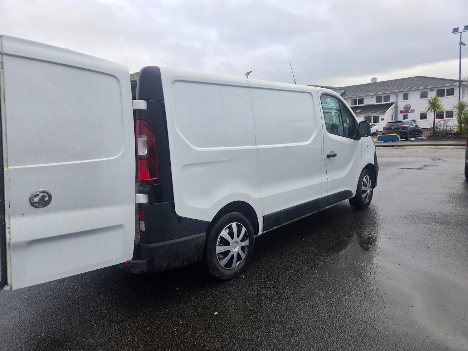 Used Vauxhall Vivaro 2016 for sale - 77475111: Photo 7