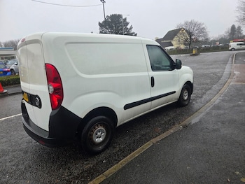 Used Vauxhall Combo 2015 for sale - 77643891: Photo