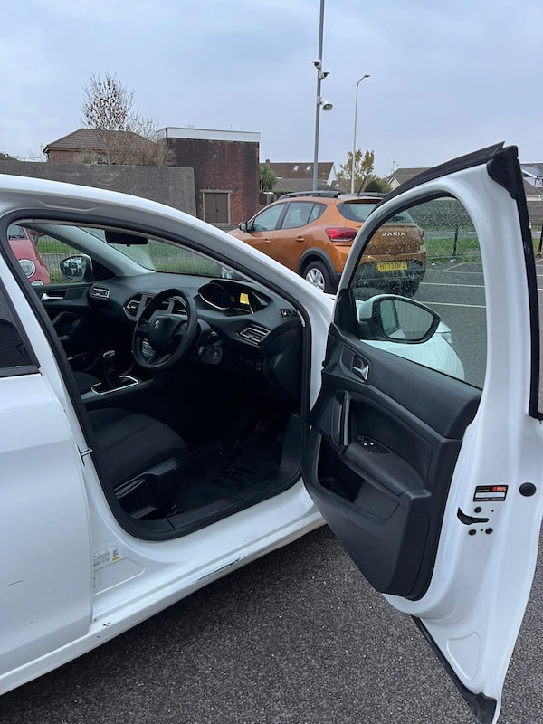 Used Peugeot 308 2017 for sale - 76314038: Photo 3