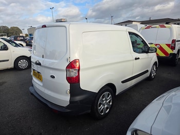 Used Ford Transit Courier 2018 for sale - 76173570: Photo