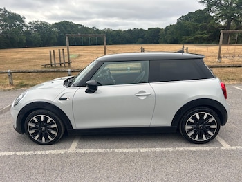 Used MINI Hatch 2019 for sale - 79324779: Photo