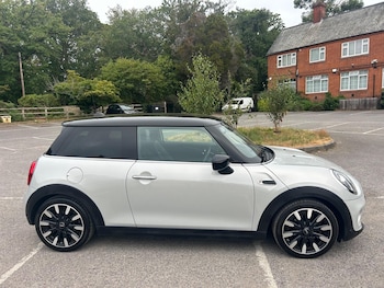 Used MINI Hatch 2019 for sale - 79324779: Photo