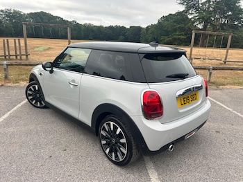 Used MINI Hatch 2019 for sale - 79324779: Photo