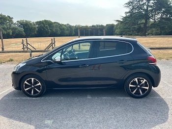 Used Peugeot 208 2018 for sale - 79336755: Photo