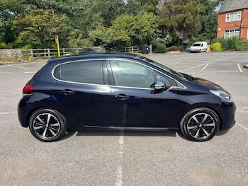 Used Peugeot 208 2018 for sale - 79336755: Photo