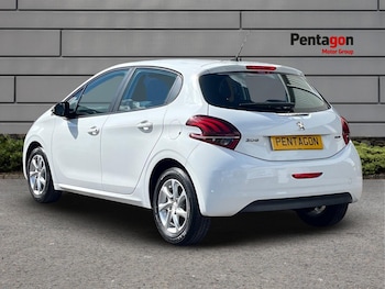 Used Peugeot 208 2015 for sale - 75722950: Photo