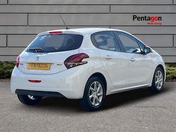 Used Peugeot 208 2015 for sale - 75722950: Photo
