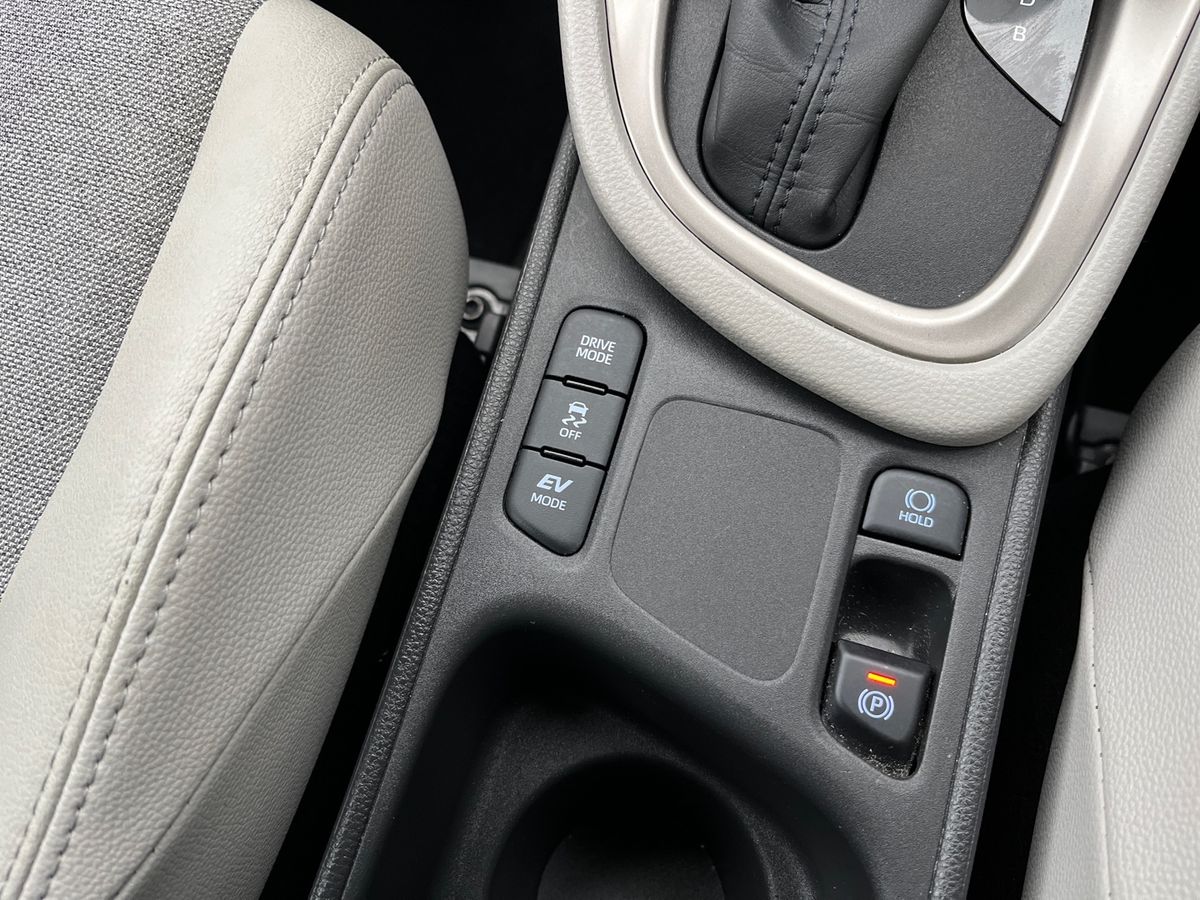 Used Toyota Yaris 2023 for sale - 76875981: Photo 32