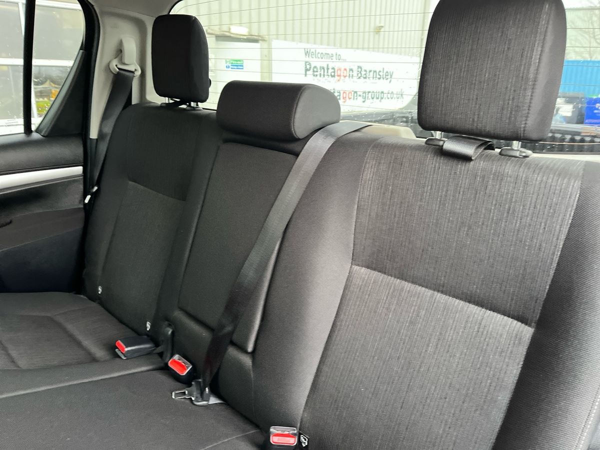 Used Toyota Hilux 2023 for sale - 76932001: Photo 10