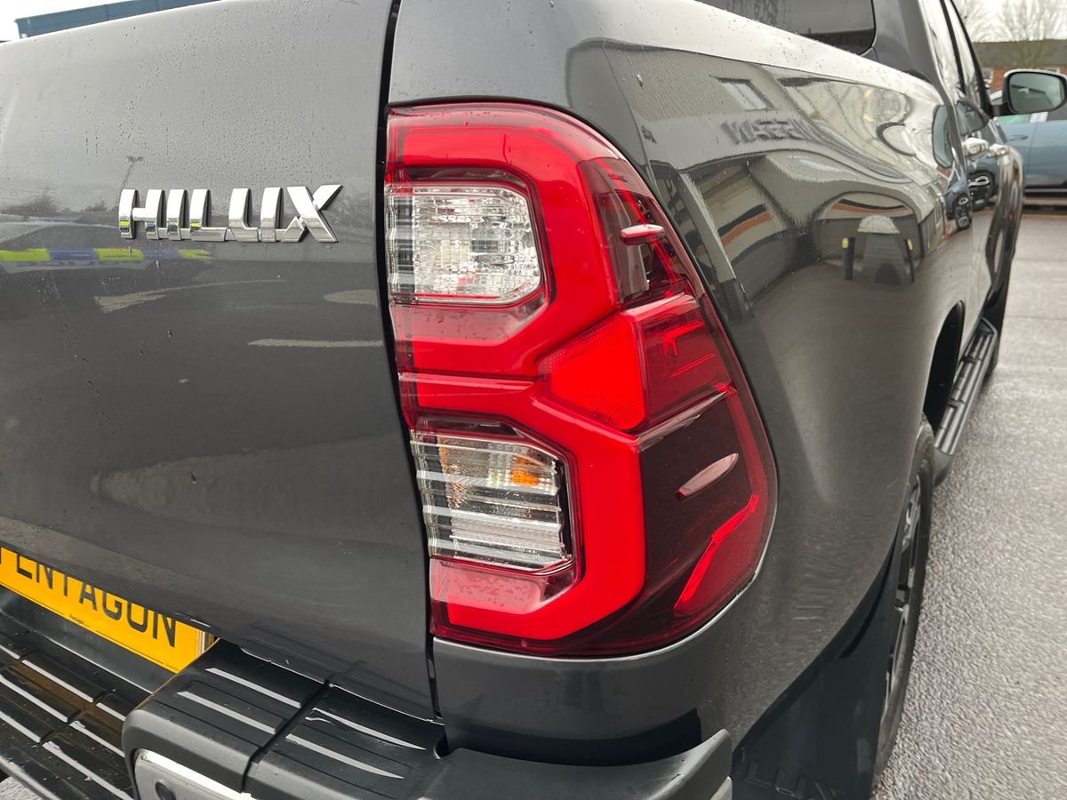 Used Toyota Hilux 2023 for sale - 76932001: Photo 18