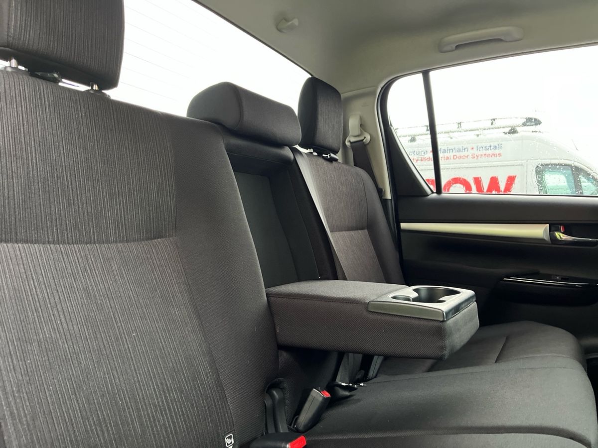 Used Toyota Hilux 2023 for sale - 76932001: Photo 19