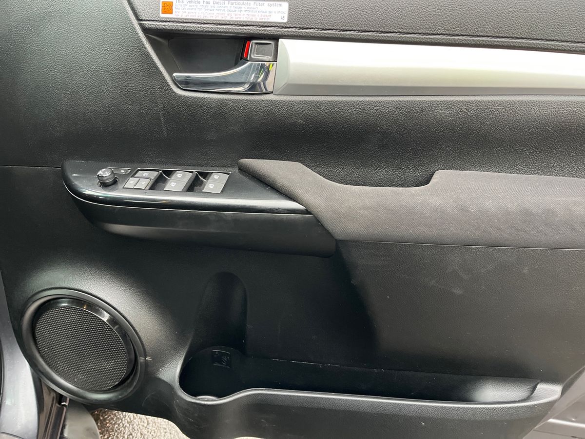 Used Toyota Hilux 2023 for sale - 76932001: Photo 22