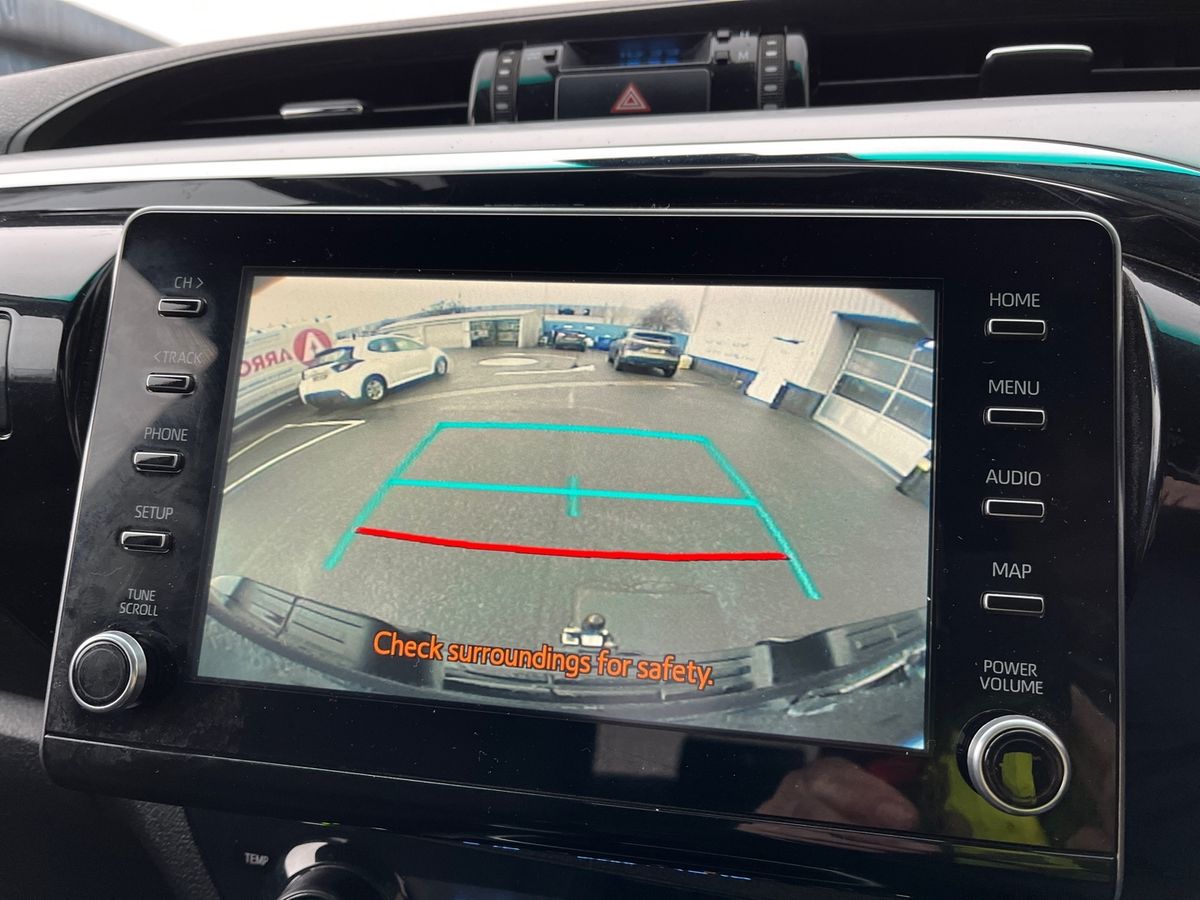 Used Toyota Hilux 2023 for sale - 76932001: Photo 30