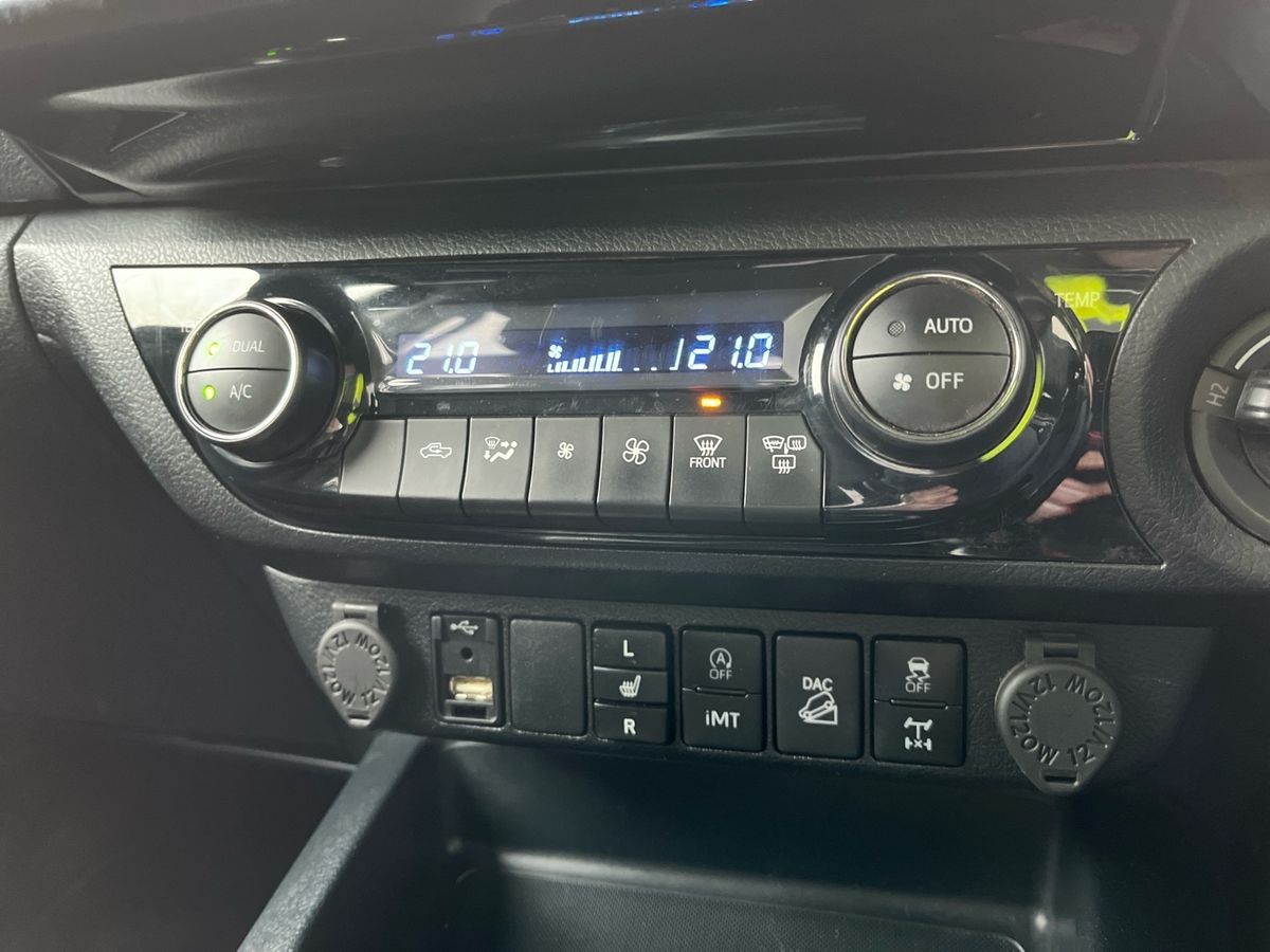 Used Toyota Hilux 2023 for sale - 76932001: Photo 32