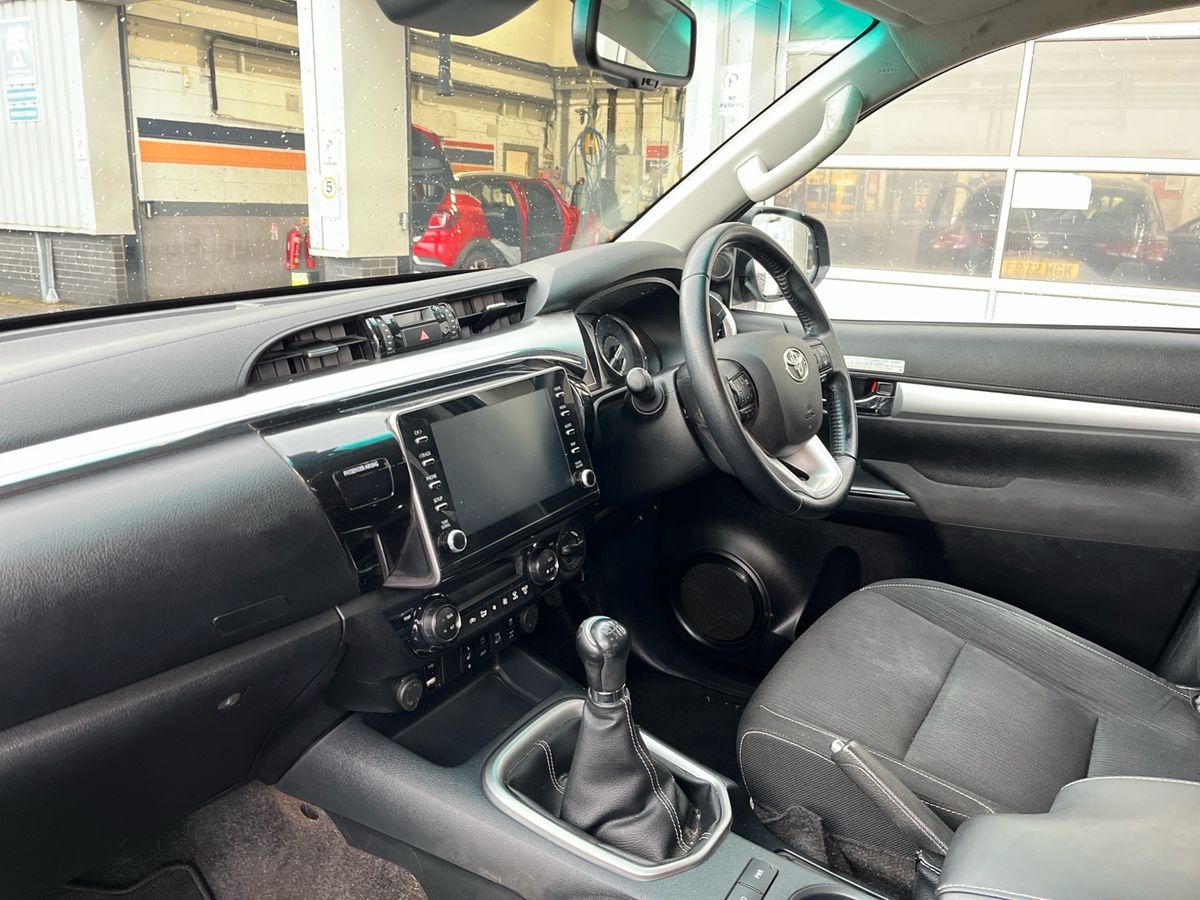 Used Toyota Hilux 2023 for sale - 76932001: Photo 8