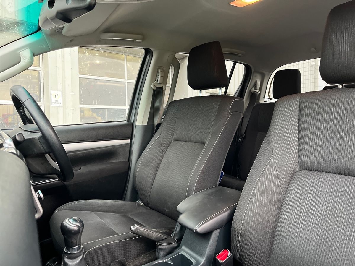 Used Toyota Hilux 2023 for sale - 76932001: Photo 9