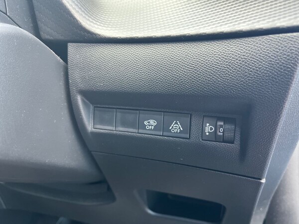Used Peugeot E-2008 2023 for sale - 76113119: Photo 24