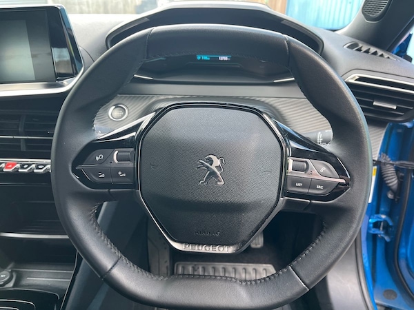 Used Peugeot E-2008 2023 for sale - 76113119: Photo 26