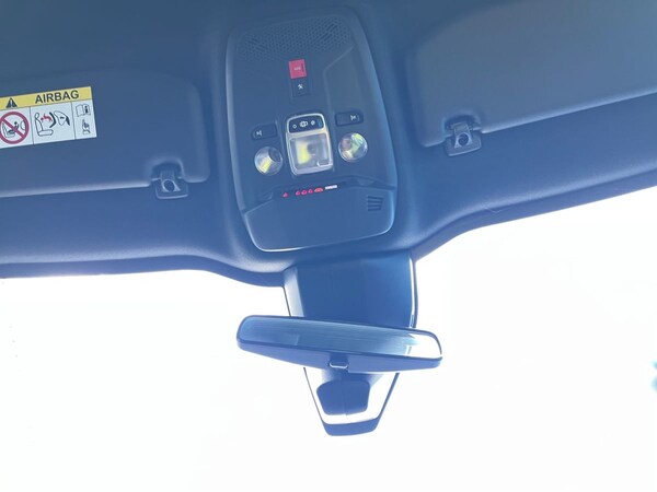 Used Peugeot E-2008 2023 for sale - 76113119: Photo 33