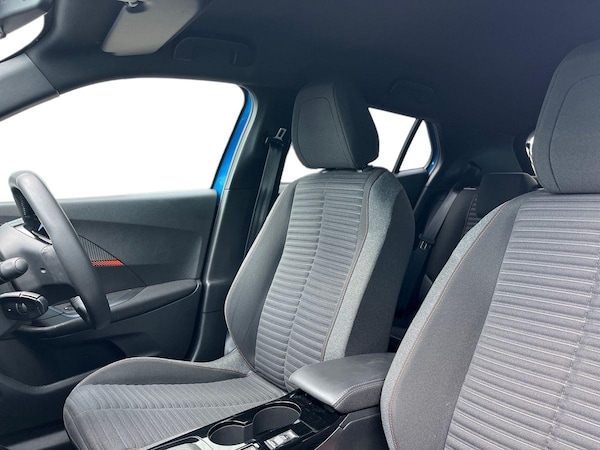 Used Peugeot E-2008 2023 for sale - 76113119: Photo 9