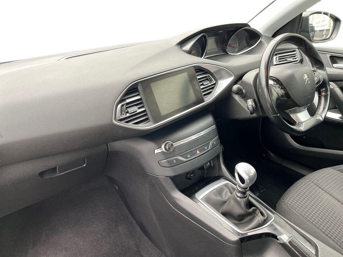 Used Peugeot 308 2018 for sale - 77038701: Photo 8