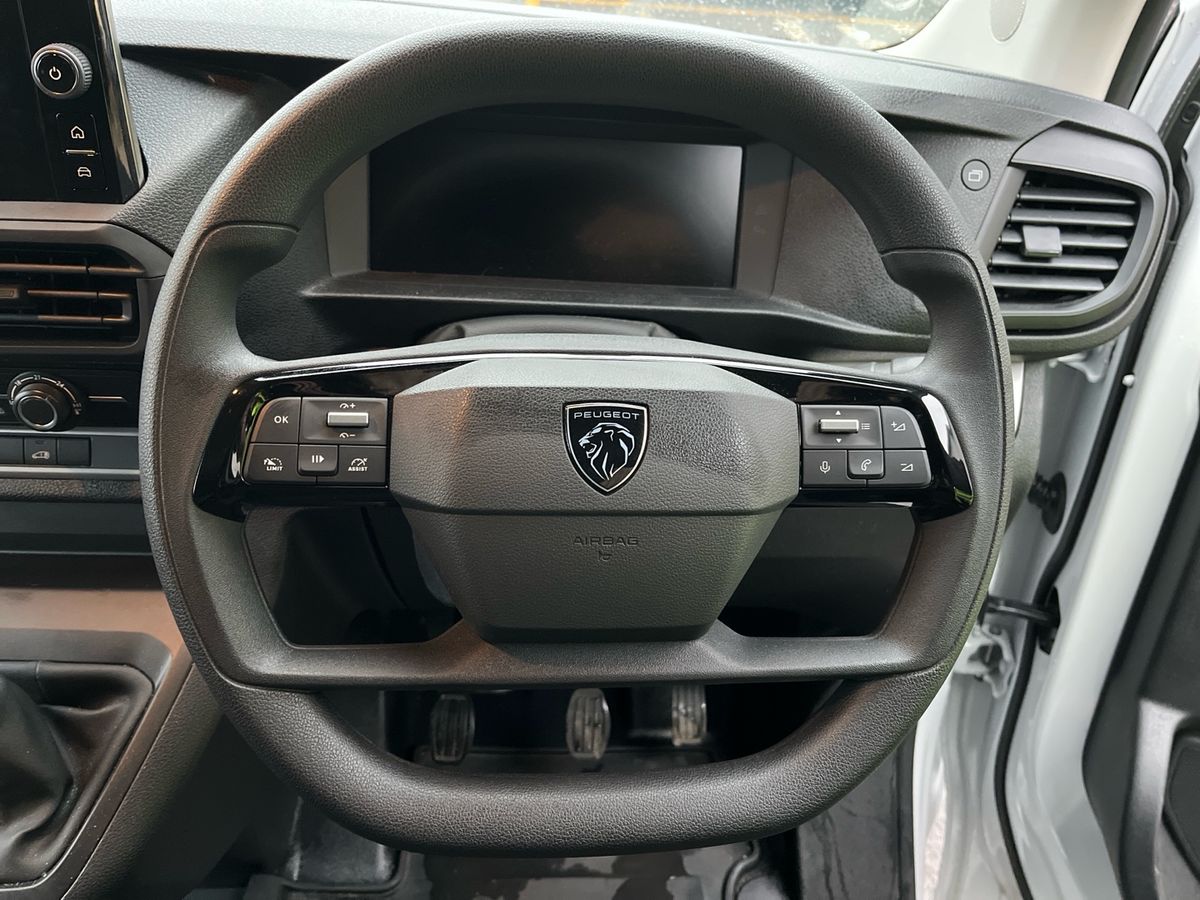 Used Peugeot Expert 2025 for sale - 76536480: Photo 23