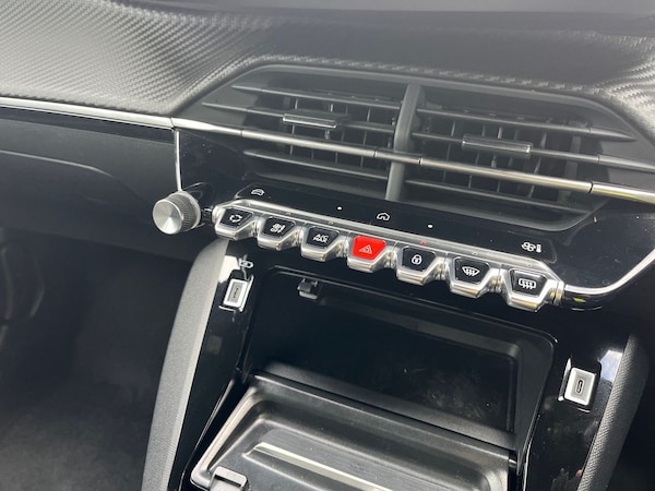 Used Peugeot 2008 2025 for sale - 76141385: Photo 31