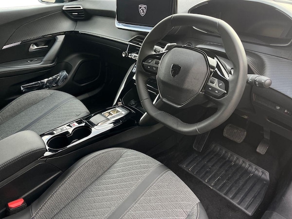 Used Peugeot 2008 2025 for sale - 76141385: Photo 5