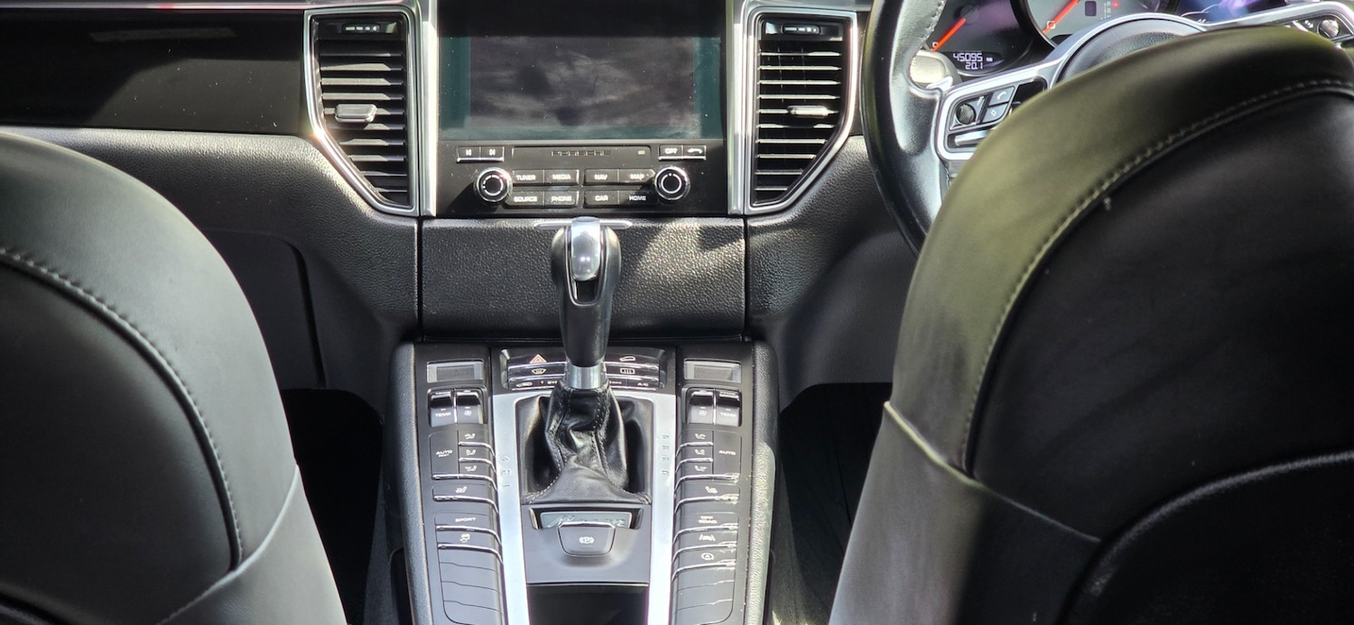 Used Porsche Macan 2018 for sale - 78209847: Photo 48