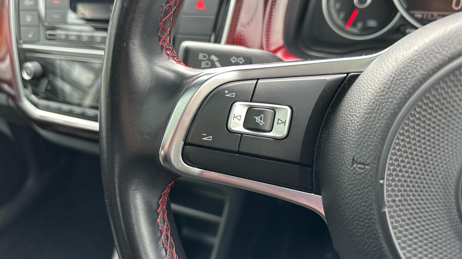 Used Volkswagen up! 2018 for sale - 77672869: Photo 29