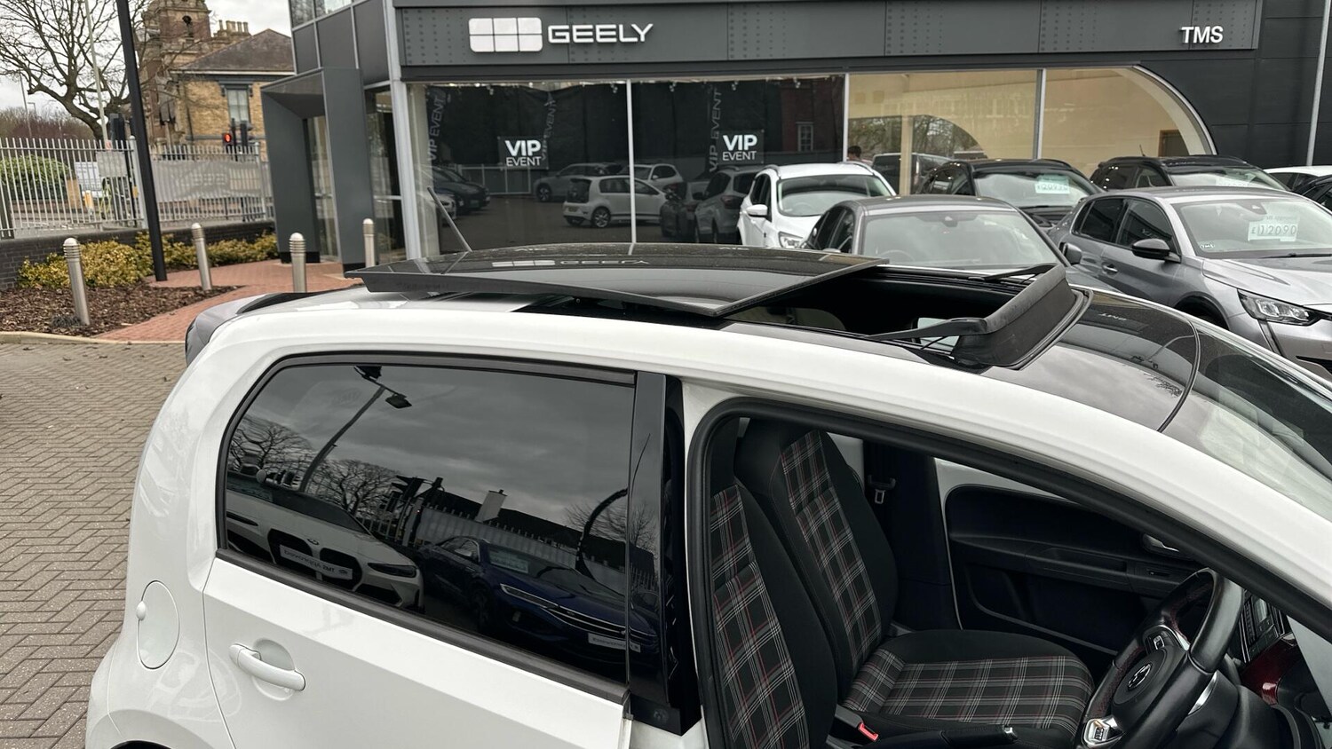 Used Volkswagen up! 2018 for sale - 77672869: Photo 38