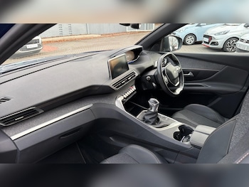 Used Peugeot 3008 2019 for sale - 76498437: Photo