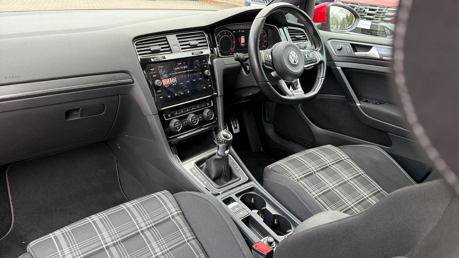 Used Volkswagen Golf 2018 for sale - 76409528: Photo 3