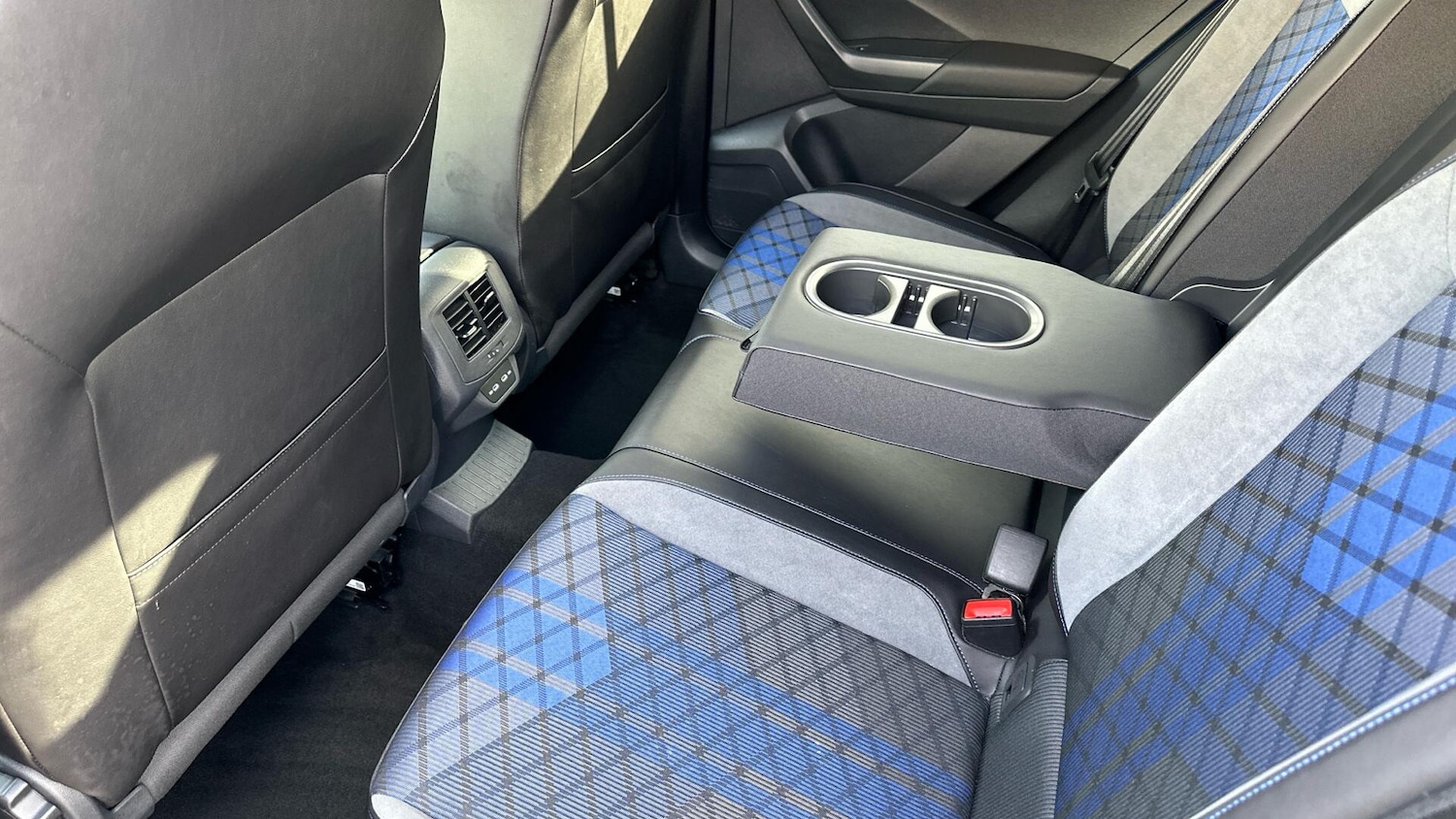 Used Volkswagen T-Roc 2022 for sale - 77672866: Photo 23