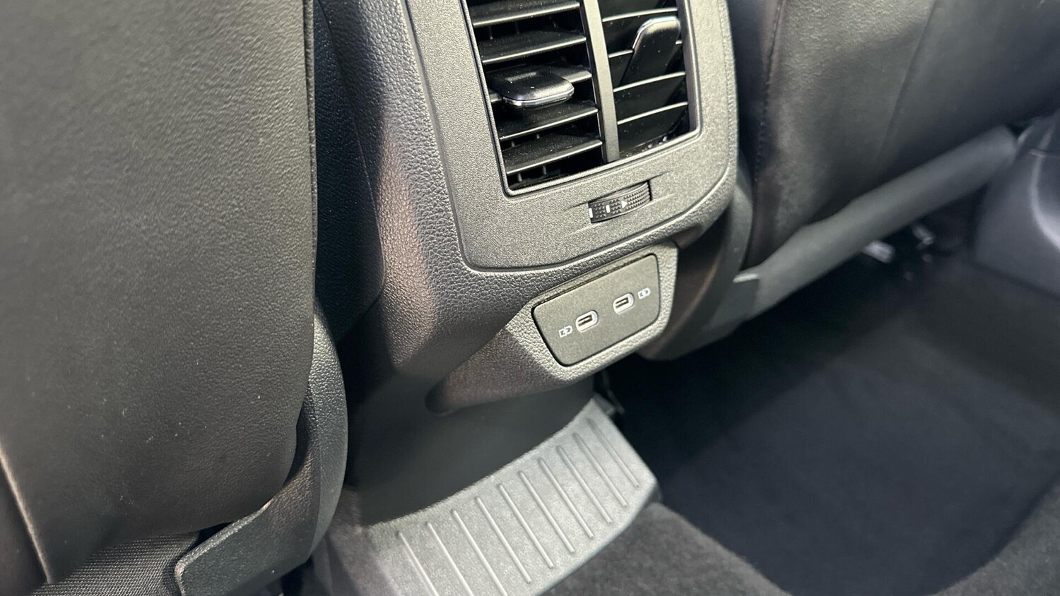 Used Volkswagen T-Roc 2022 for sale - 77672866: Photo 24