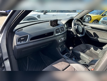 Used Audi Q3 2018 for sale - 77737717: Photo