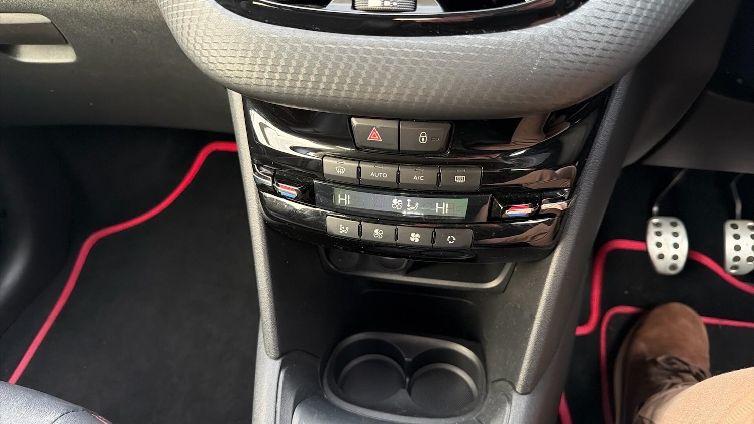 Used Peugeot 208 for sale - 76408994: Photo 10