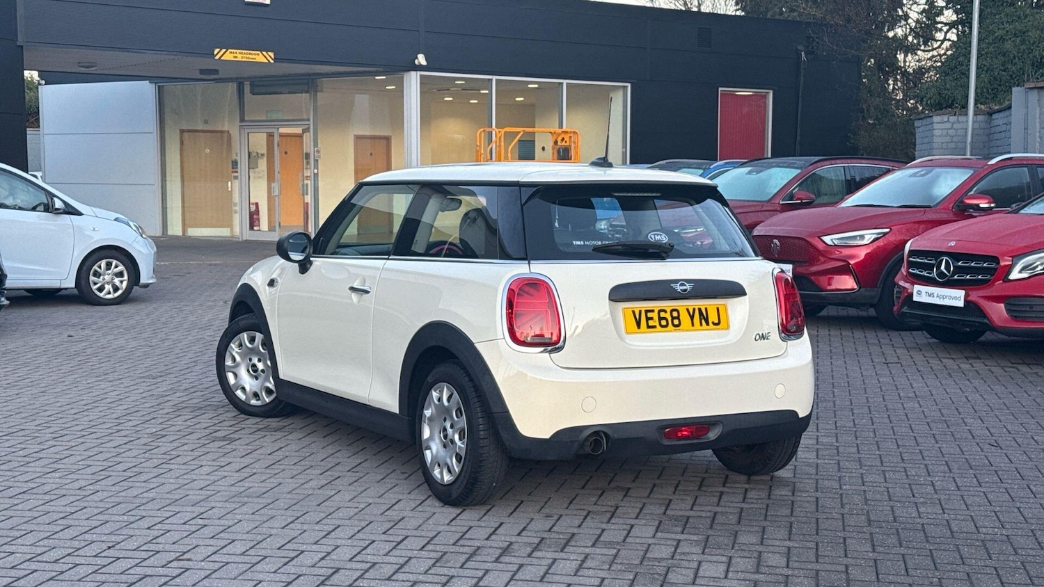 Used MINI Hatch 2018 for sale - 76824588: Photo 1