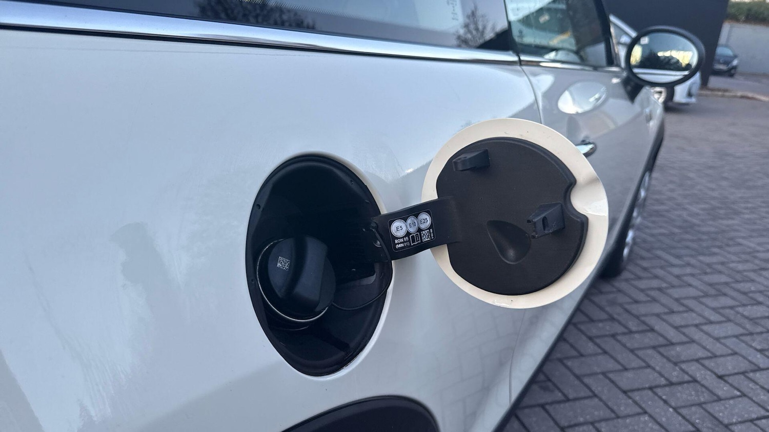 Used MINI Hatch 2018 for sale - 76824588: Photo 8