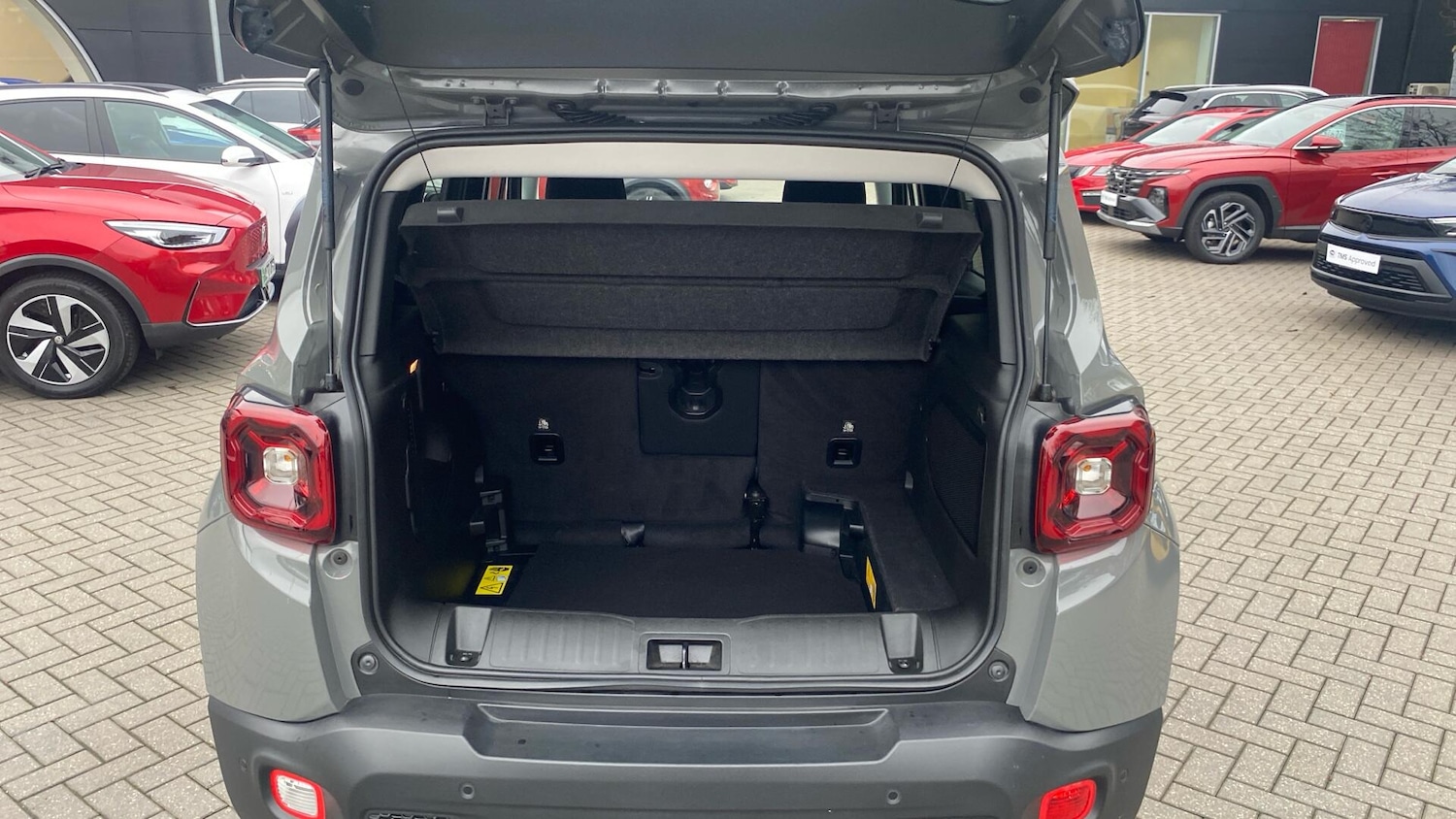 Used Jeep Renegade 2023 for sale - 77029706: Photo 8