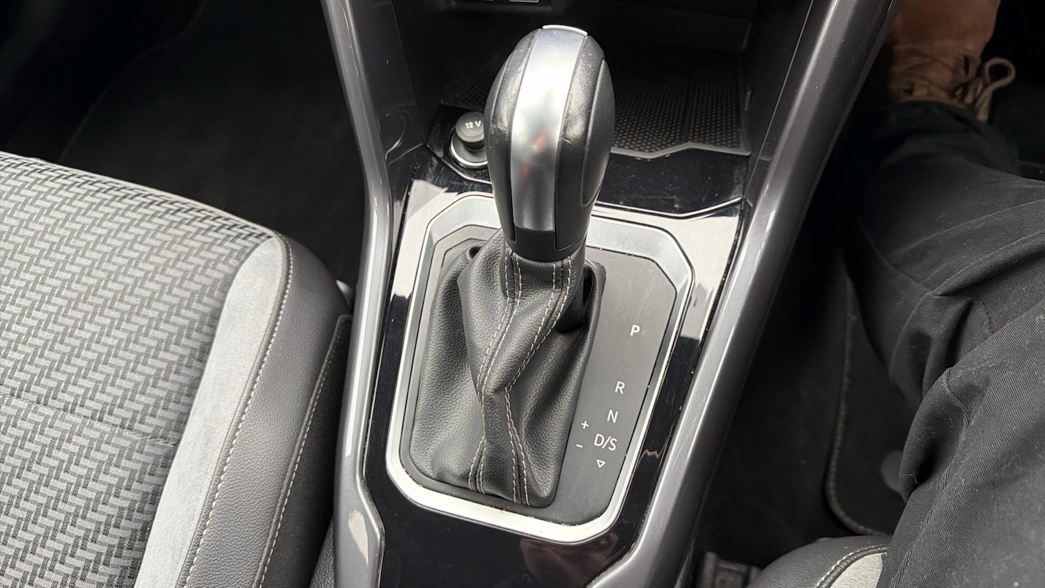 Used Volkswagen T-Roc 2020 for sale - 76562103: Photo 16