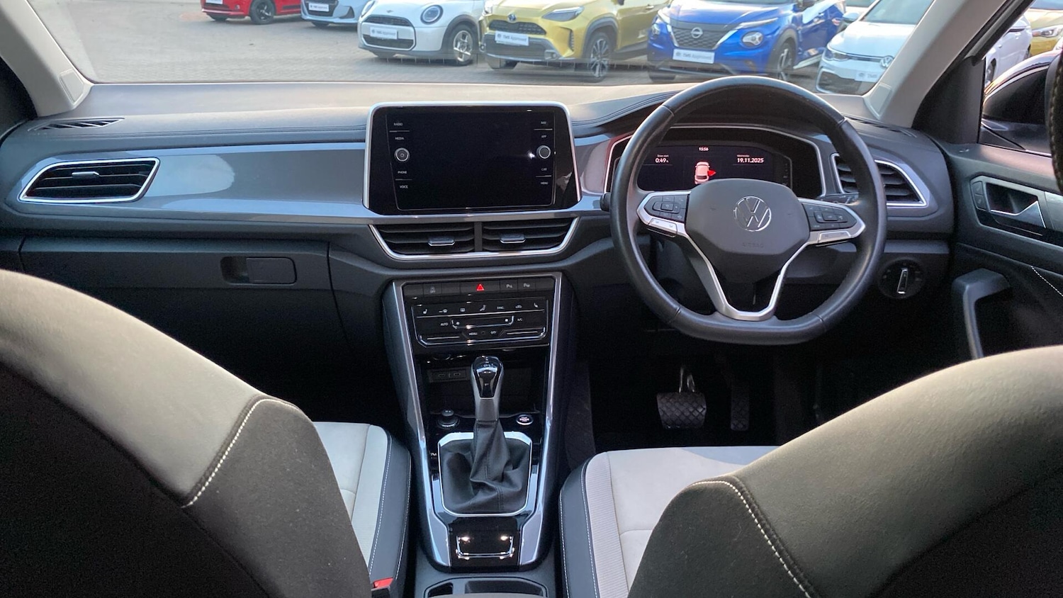 Used Volkswagen T-Roc 2022 for sale - 76499001: Photo 6