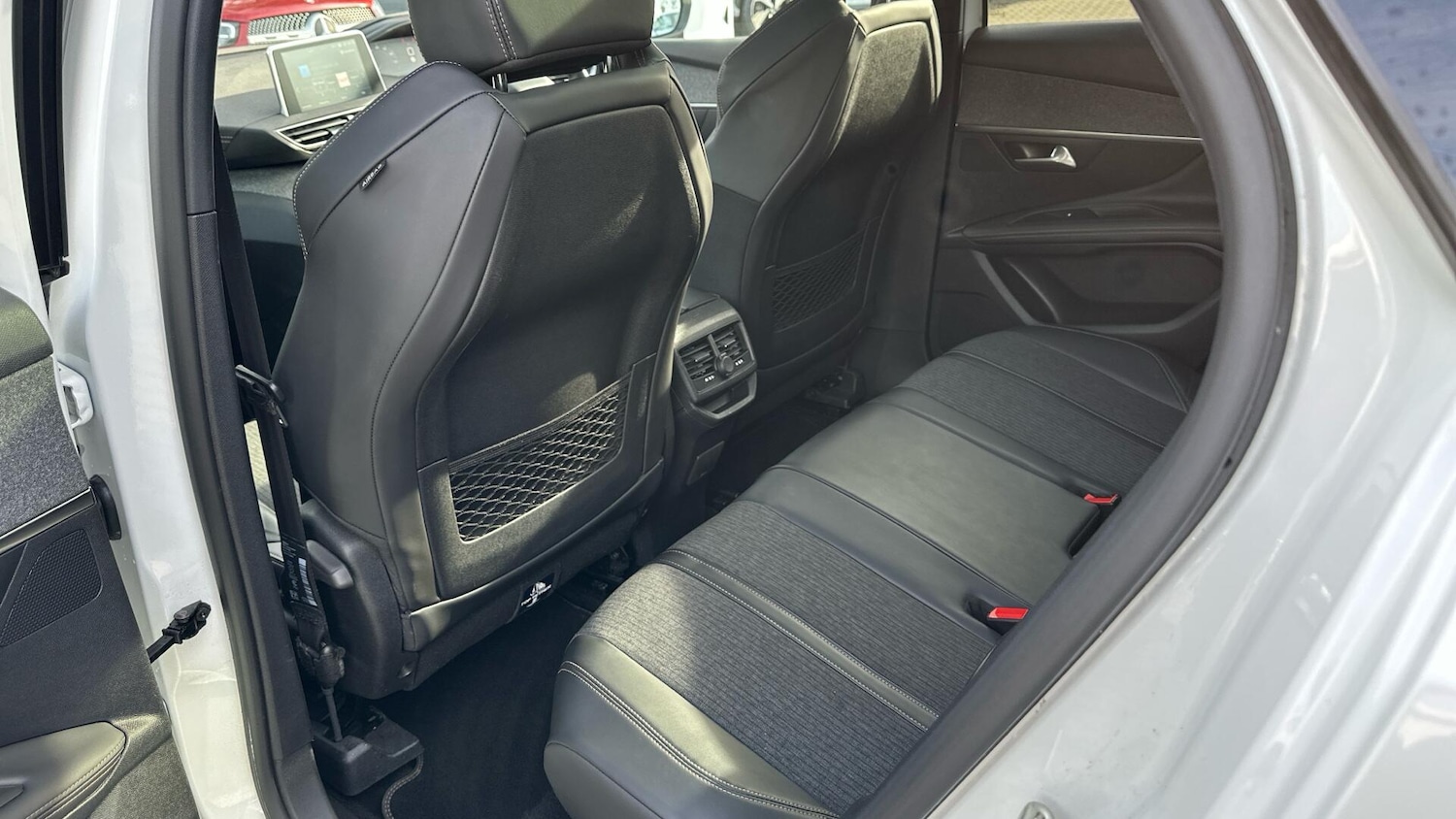 Used Peugeot 3008 2018 for sale - 77671175: Photo 11