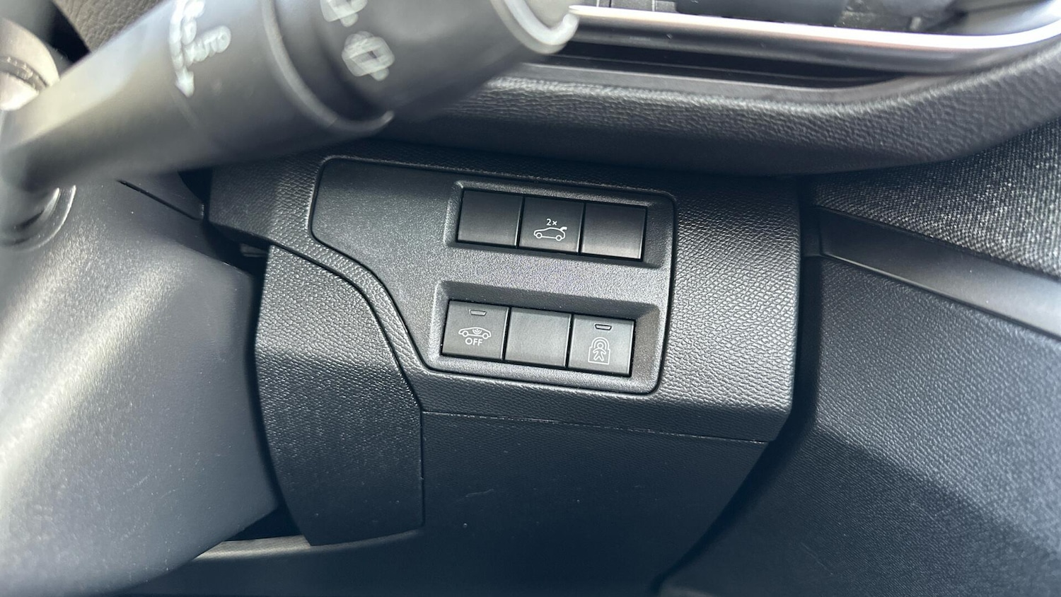 Used Peugeot 3008 2018 for sale - 77671175: Photo 28