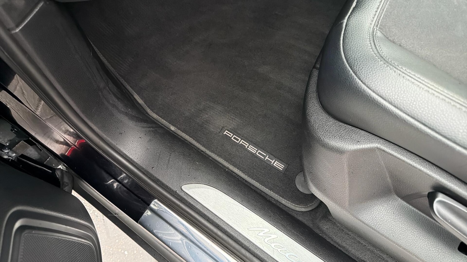 Used Porsche Macan 2017 for sale - 77175364: Photo 27