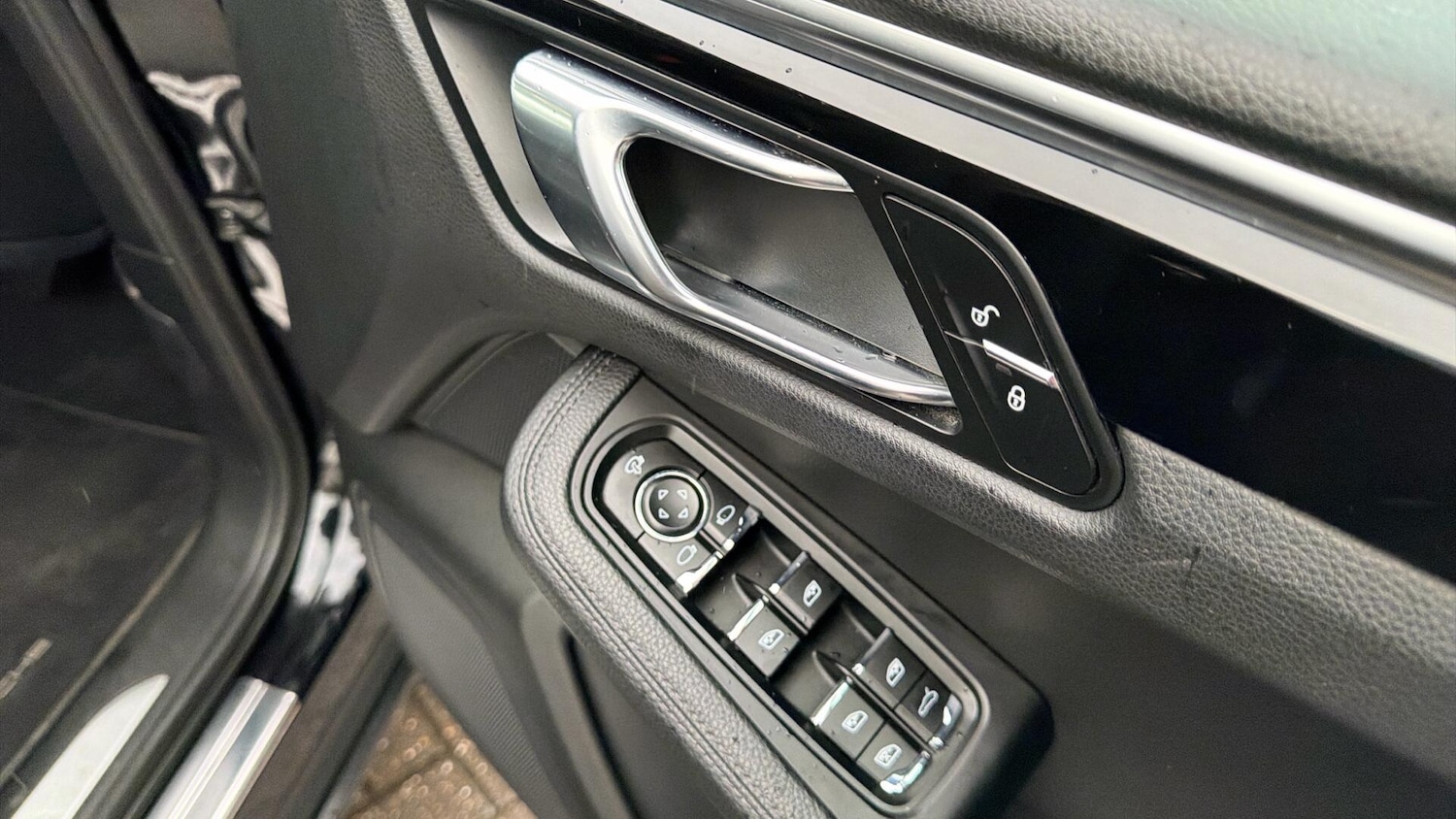 Used Porsche Macan 2017 for sale - 77175364: Photo 29