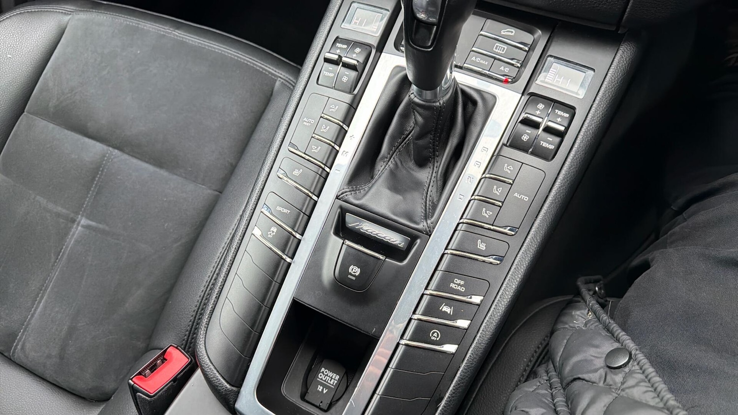 Used Porsche Macan 2017 for sale - 77175364: Photo 33